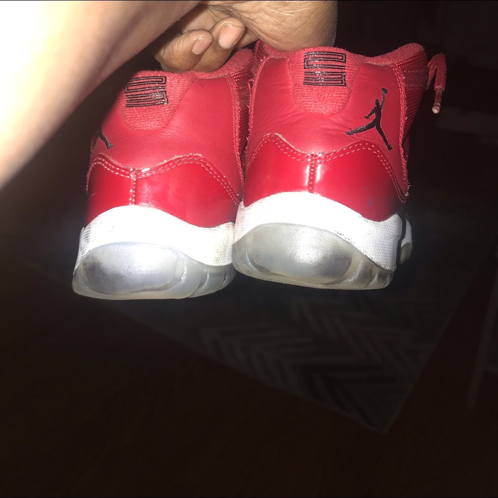 Red white Jordan #11 in a size 2 1/2